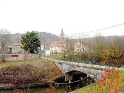 Nous sommes en Lorraine, à Lay-Saint-Rémy. Village du Toulois, il se situe dans le département ...