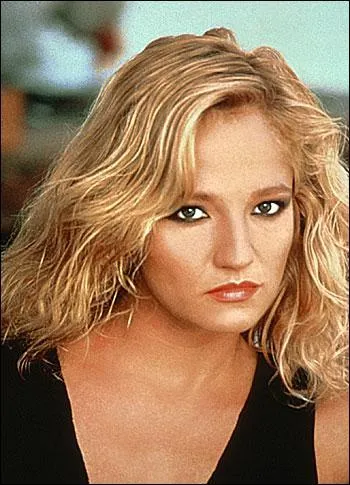 'Dans la peau d'une blonde', elle accueille dans son corps l'me d'un sducteur impnitent :