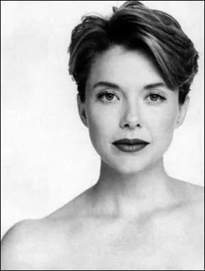 Madame Warren Beatty  la ville, elle forme, dans 'American Beauty', un couple au bord de l'implosion avec Kevin Spacey :