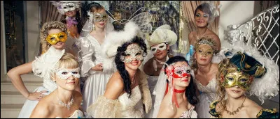 Quel nom portaient les dépenses réglées par une administration particulière, et avaient pour objet les cérémonies fêtes et spectacles de la cour royale ?
Les ... plaisirs.