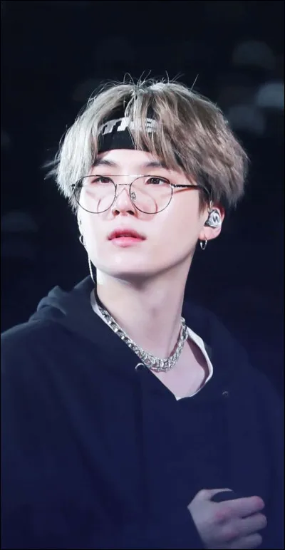 Et lui, comment sappelle-t-il ?