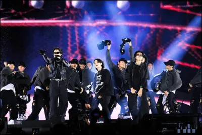 Et est-ce qu'un autre membre a fini son service militaire ?