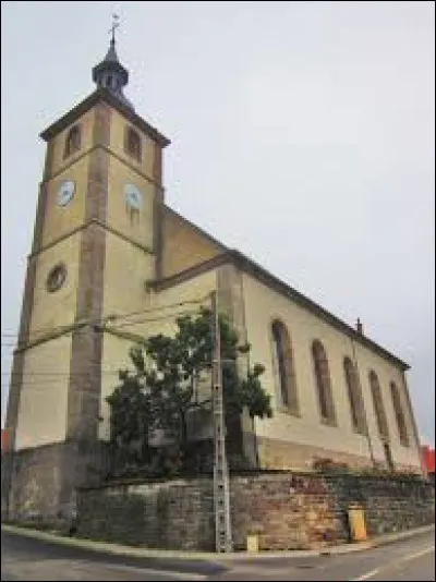 Je vous attends en Lorraine, au pied de l'église luthérienne d'Hangviller. Village de l'arrondisement de Sarrebourg-Château-Salins, il se situe dans le département ...