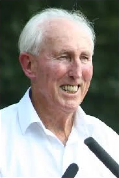 10 janvier : Disparait l'homme politique Louis Le Pensec &agrave; l'&acirc;ge de 87 ans. D&eacute;put&eacute;, s&eacute;nateur, il fut trois fois ministre. D'abord ministre de la Mer, puis ministre des D&eacute;partements et territoires d'Outre-mer, et enfin ministre de l'Agriculture et de la p&ecirc;che. Sous quelle pr&eacute;sidence a-t-il exerc&eacute; ces fonctions ?