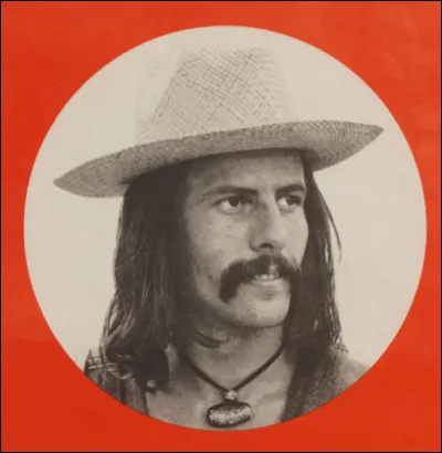 La musique du film rajoute une tonalité joyeuse à ce film et n'est pas non plus étrangère à son succès. Qui est Bob Brault, l'auteur de cette réjouissante BO ?