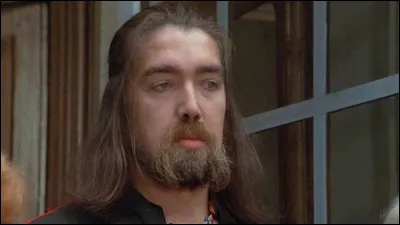 Qu'arrive-t-il au terrible prof d'EPS et chien de garde du Cours Louis XIV ? ?