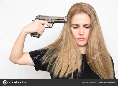 Un homme est retrouvé mort avec une cassette dans une main, et un pistolet dans lautre. Lorsque les policiers arrivent, ils jouent immédiatement la cassette. Ils entendent dabord les mots : Je nai plus aucune raison de vivre, suivi dun coup de feu, le message sarrête là. Les policiers excluent directement la piste du suicide, Pourquoi ?