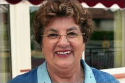 Décembre : Maïté nous quitte le 21 ! Quel animal s'était fait démonter la gueule, dépouillé et coupé en morceau en direct par la restauratrice et sa complice Micheline lors de l'émission ''La Cuisine des mousquetaires'' ?