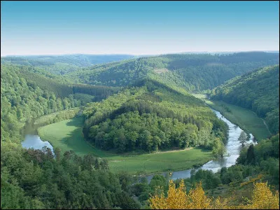 Combien de régions administratives la Belgique comprend-elle ?