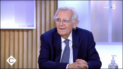 C'est en mai que Bernard Pivot, célèbre journaliste et écrivain français, est décédé. Il a occupé de nombreux postes au cours de sa vie et il a notamment été président de l'académie Goncourt. Durant combien de temps a-t-il été président de cette académie ?