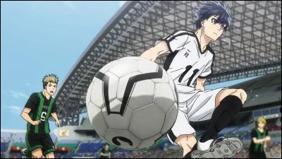 Quel match opposait les deux lycées d'Isagi et Kira, et que fut son dénouement ?