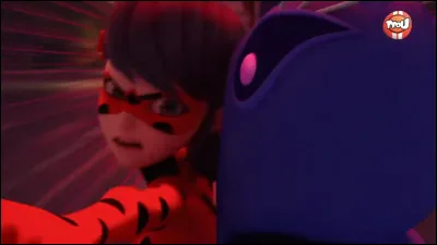 Dans lépisode 24 de la saison 5, intitulé ''Représentation'', Argos crée un Sentimonstre appelé Senti-projecteur, capable de littéralement mettre en lumière la vérité. Est-ce vrai ou faux ?