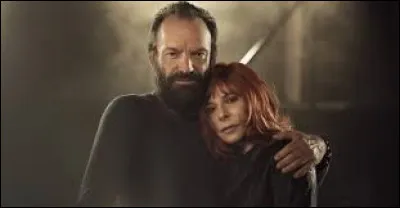 Avec qui Mylène Farmer chante-t-elle "Stolen Car" ?