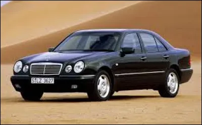 Quelle est cette grande Mercedes ?