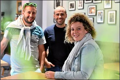 Complétez le nom de ce groupe de musique : Trois Cafés...