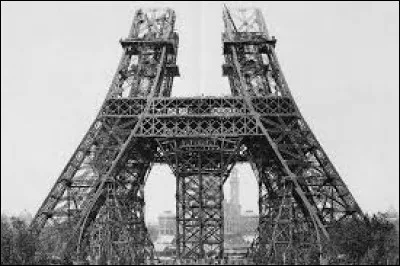 Quelle a été la durée de la construction de la tour Eiffel ?