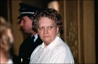 Comment était surnommée Simone Weber ?