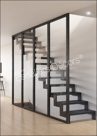 (Si tu es allée danser avec le garçon (ou la fille), mets "j'ai déjà répondu"). Tu en as marre et tu montes les escaliers pour retourner dans ton dortoir, tu vas dans ta salle commune et tu vois un garçon. Tu fais semblant de l'ignorer mais il n'as pas le tact de faire de même. Il vient vers toi et il te demande pourquoi tu es là.