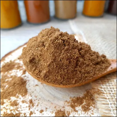 Gastronomie : Que ne contient pas le cinq épices, mélange d'épices originaire de Chine ?