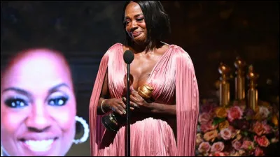 Quelle actrice a reçu le Cecil B. De Mille Award, le prix honorifique décerné par les Golden Globes ?