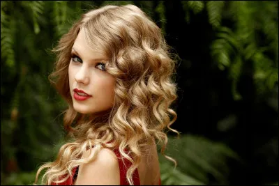 Quel est le titre de la première chanson de son tout premier album ?