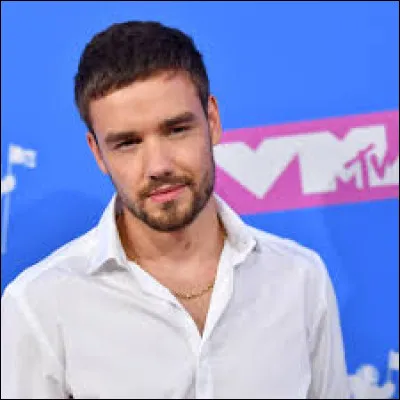 16 octobre : 
Le chanteur britannique, Liam Payne, meurt tragiquement à l'âge de 31 ans en tombant d'un balcon à Buenos-Aires. De 2010 à 2016, dans quel groupe de boys band s'est-il fait connaître ?