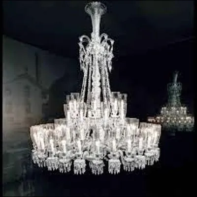 Quelle entreprise fondée par lévêque de Metz en 1764 est réputée dans le monde entier pour ses verres et ses lustres ?