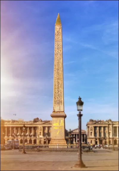 D'où venait l'obélisque qui trône sur la place de la Concorde à Paris ?