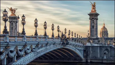 Mon premier, on le dit d'une personne honnête, 
Mon deuxième est un adjectif démonstratif,
Mon tout est le pays d'Astérix et Obélix.