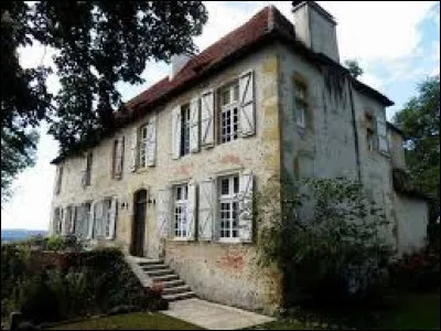 Je vous emmène dans le Béarn, au château de Momas. Nous sommes dans l'ex région ...