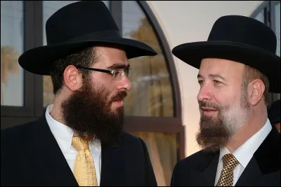 Quand un journaliste lui a listé des personnalités qui s'opposaient au FN, Le Pen a dit : "On fera une fournée la prochaine fois". Il a dit cela au moment où le journaliste parlait de Patrick Bruel, de religion...