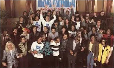 Avec qui Michael Jackson a-t-il co-écrit la chanson "We Are The World" dans les années 80 ?