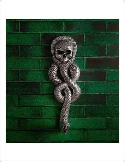 Parmi ces sorcières, laquelle est une Mangemort ?