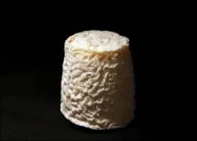 Dans quel département se situe le village de Lormes ?