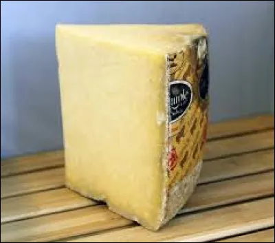 Dans quel département se situe le village de Laguiole ?