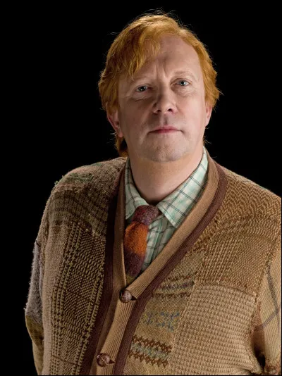 Au cours de l’attaque des Mangemorts à la Coupe du Monde de quidditch, qui Arthur Weasley nomme-t-il responsable de Ginny ?