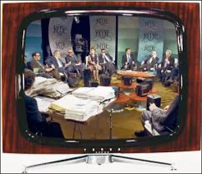 Quel présentateur incarna pendant 24 ans la célèbre émission "Les Dossiers de l'écran" ?