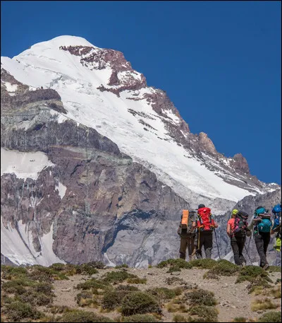 Amérique du Sud - Aconcagua - 6 962 mètres - Comment est surnommé ce sommet ?