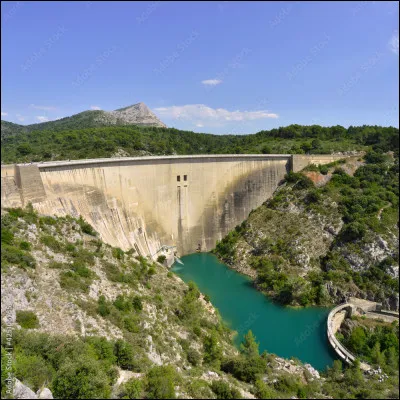 Marcel Amont chantait "Bleu, bleu, le ciel de Provence".