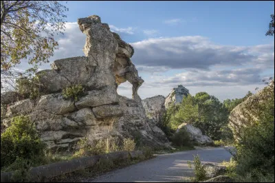 Le Val d'Enfer" est un site situé dans le Var.