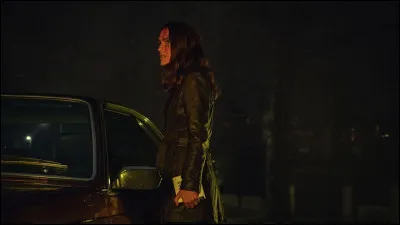 Comment s'appelle cette série créée par Joe Barton et dans laquelle Knightley joue Helen Webb ?