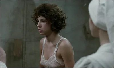 Exarchopoulos joue Anna Traube dans ce film de Roselyne Bosch, qui est...