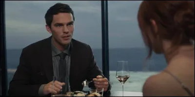 Comment s'appelle ce film de Mark Mylod, avec Hoult dans le rôle de Tyler ?