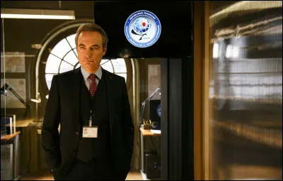 Comment s'appelle cette s&eacute;rie cr&eacute;&eacute;e par &Eacute;ric Rochant et dans laquelle Cohen joue Marc Laur&eacute; ?