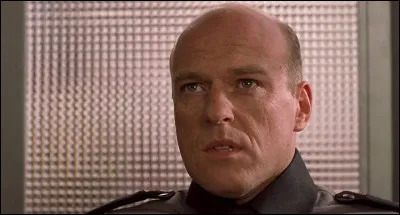 Comment s'appelle ce film de Paul Verhoeven, avec Norris dans le rôle de Ian Frankel ?