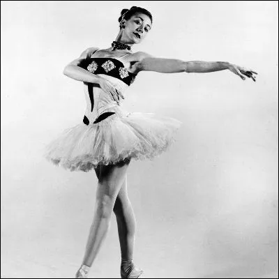 Quel danseur et chor&eacute;graphe, qui a form&eacute; des couples mythiques de ballet avec Margot Fonteyn et Sylvie Guillem, est d&eacute;c&eacute;d&eacute; en 1993 ?