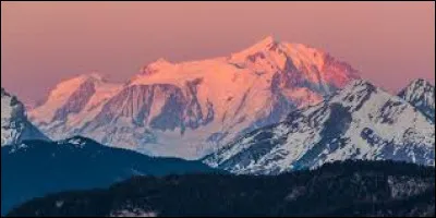 Quel est le point culminant de la chaîne des Alpes ?