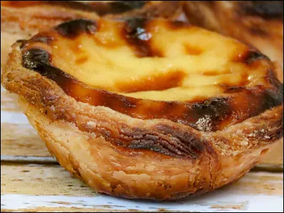 De quel pays cette tartelette appelée "pastel de nata" est-elle originaire ?