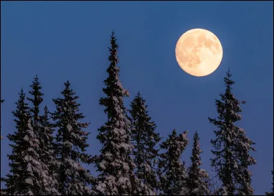 Comment appelle-t-on la première pleine lune de janvier ?