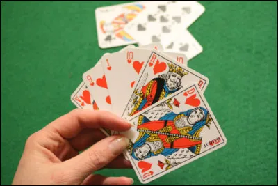 Au jeu de la belote, quelle est la carte ayant le plus de valeur dans la couleur d'atout ?